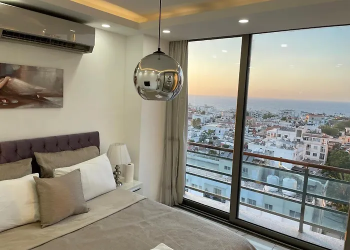 Elegant 2+1 Flat In The Heart Of Kyrenia + Wifi Appartamento