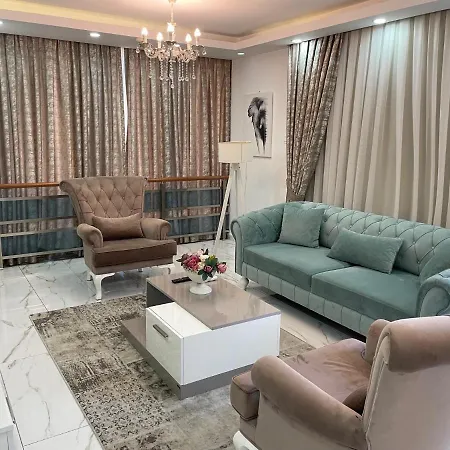 Elegant 2+1 Flat In The Heart Of Kyrenia + Wifi *