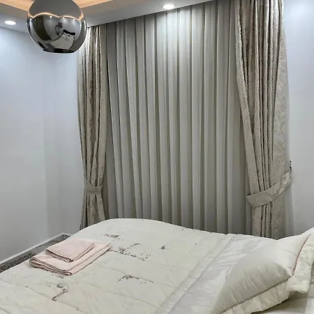 Elegant 2+1 Flat In The Heart Of Kyrenia + Wifi * キレニア