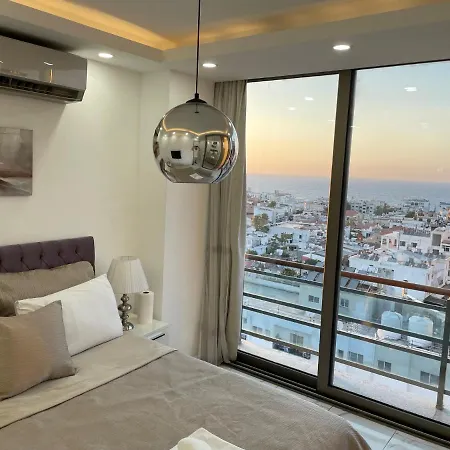 Elegant 2+1 Flat In The Heart Of Kyrenia + Wifi Apartamento
