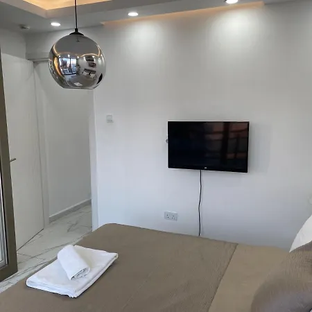アパート Elegant 2+1 Flat In The Heart Of Kyrenia + Wifi