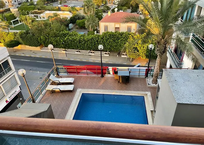 Elegant 2+1 Flat In The Heart Of Kyrenia + Wifi *