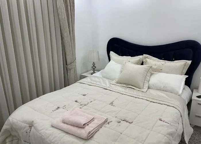 Elegant 2+1 Flat In The Heart Of Kyrenia + Wifi Apartamento