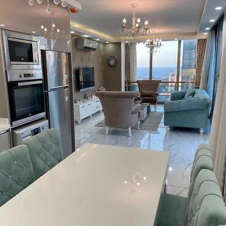 Elegant 2+1 Flat In The Heart Of Kyrenia + Wifi Апартаменты