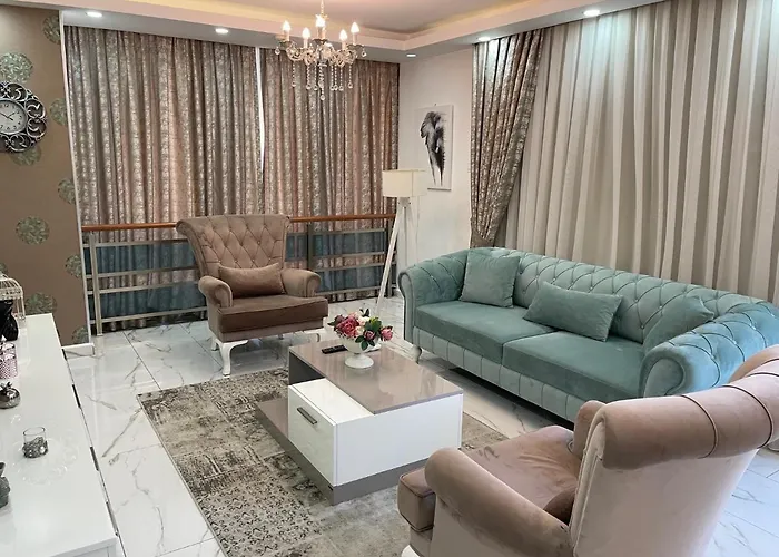 Elegant 2+1 Flat In The Heart Of Kyrenia + Wifi *